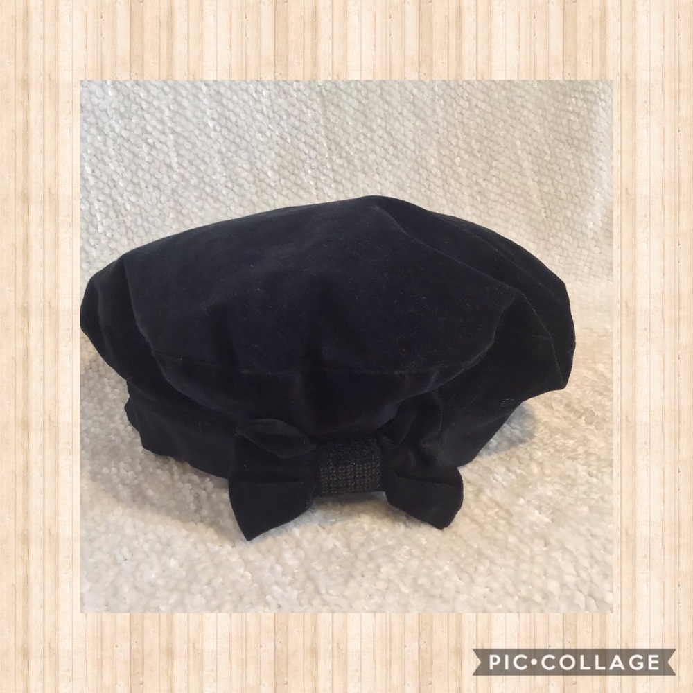 Kids R Us▫️5T Black Velvet Beret